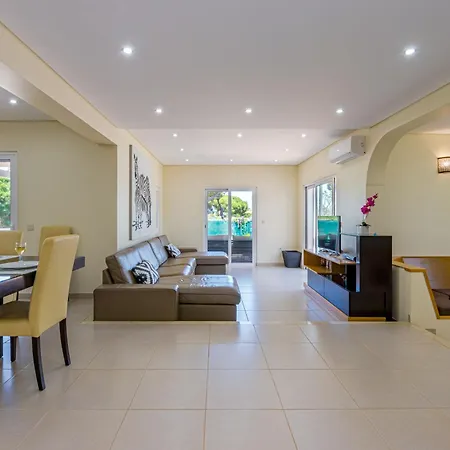 Carlivo Willa Albufeira