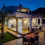 Carlivo Villa *