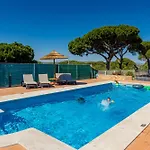 Carlivo Villa *