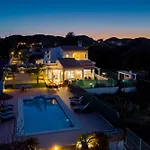 Carlivo Villa *