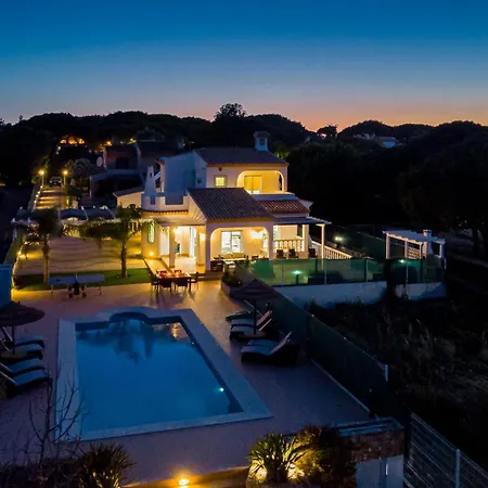 Carlivo Villa *
